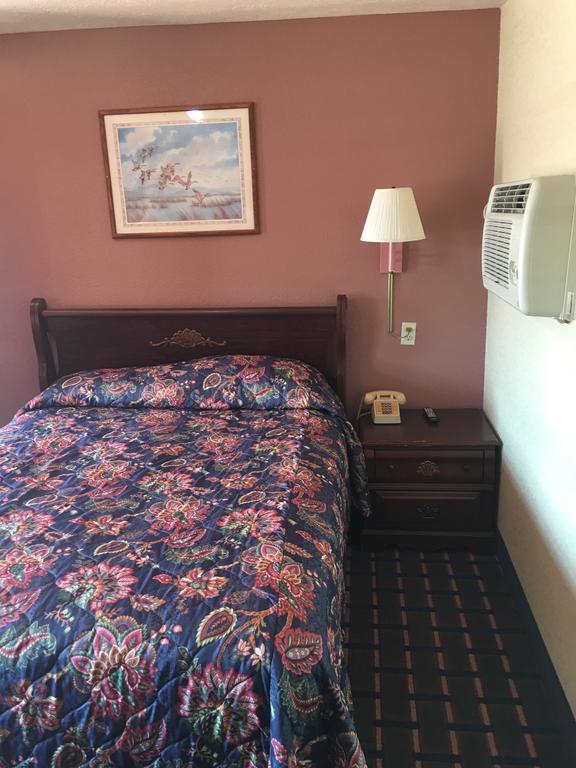Best Value Inn Motel Sandusky Marianna Zewnętrze zdjęcie