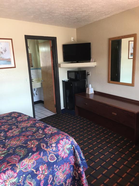 Best Value Inn Motel Sandusky Marianna Zewnętrze zdjęcie