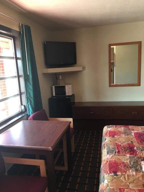 Best Value Inn Motel Sandusky Marianna Zewnętrze zdjęcie