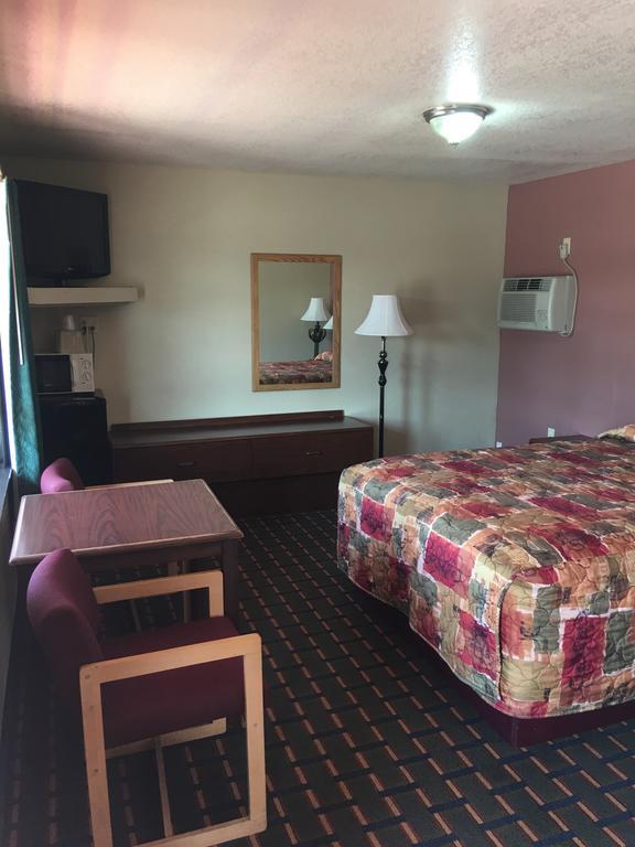 Best Value Inn Motel Sandusky Marianna Zewnętrze zdjęcie