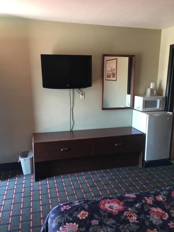 Best Value Inn Motel Sandusky Marianna Zewnętrze zdjęcie