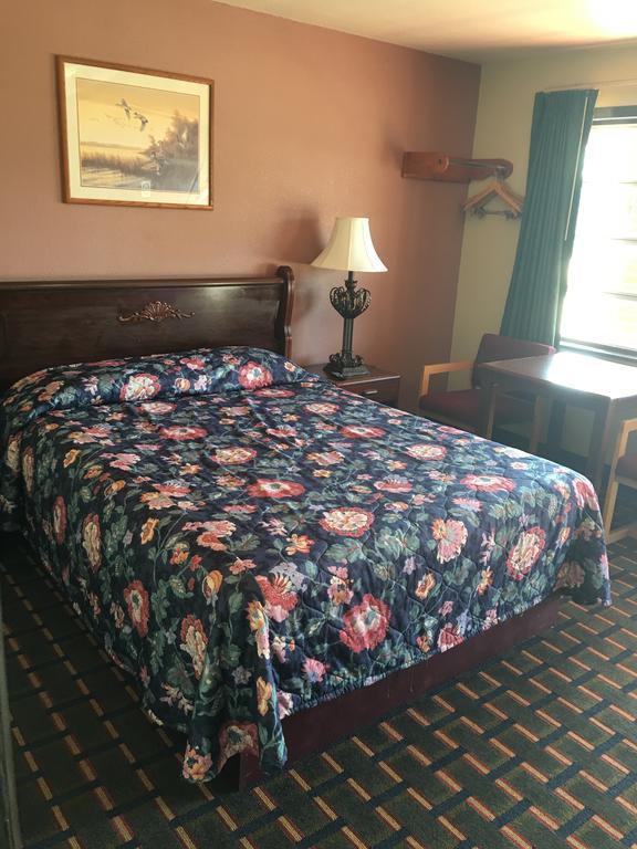 Best Value Inn Motel Sandusky Marianna Zewnętrze zdjęcie