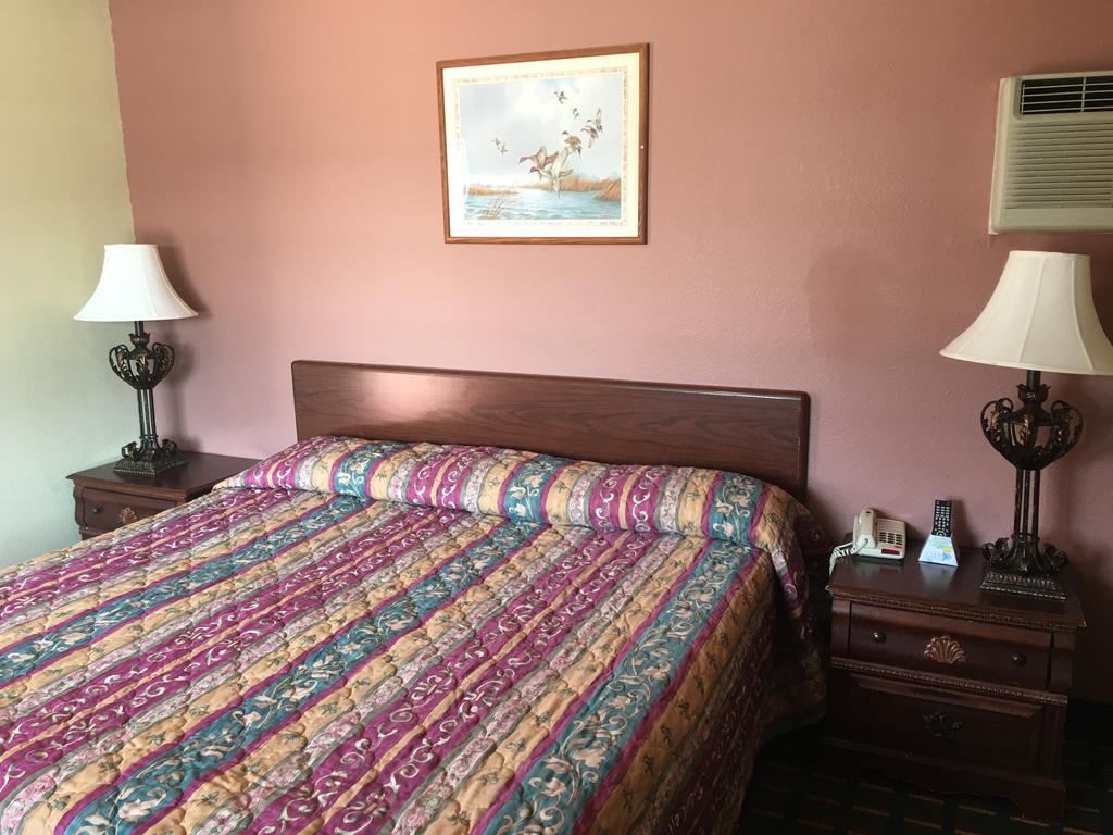 Best Value Inn Motel Sandusky Marianna Zewnętrze zdjęcie