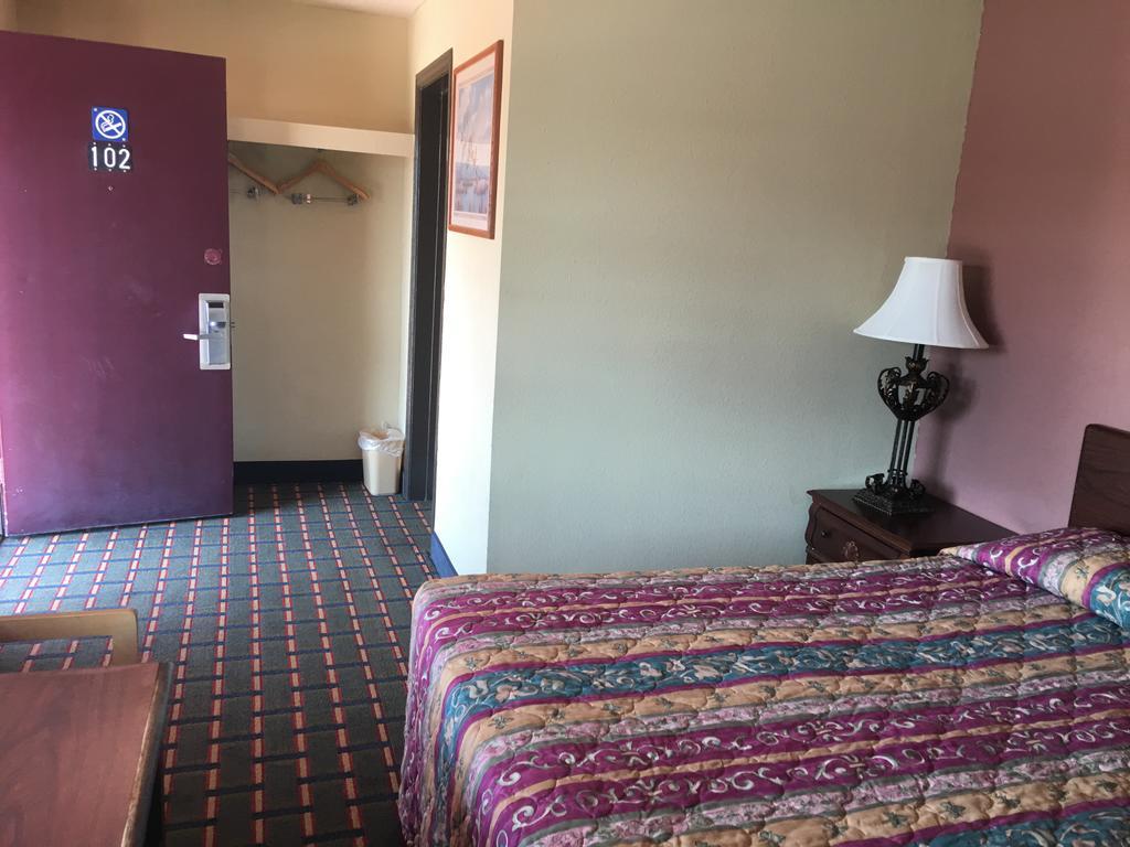 Best Value Inn Motel Sandusky Marianna Zewnętrze zdjęcie