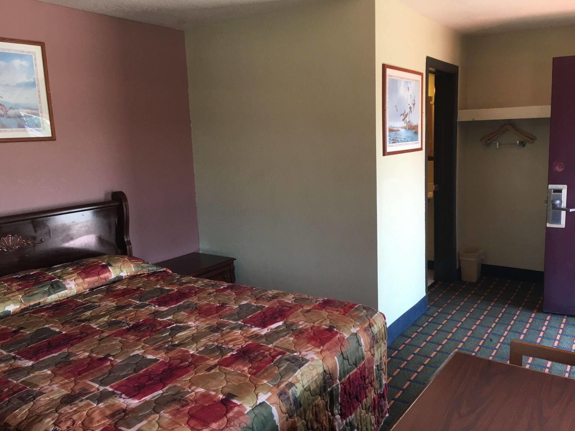 Best Value Inn Motel Sandusky Marianna Zewnętrze zdjęcie