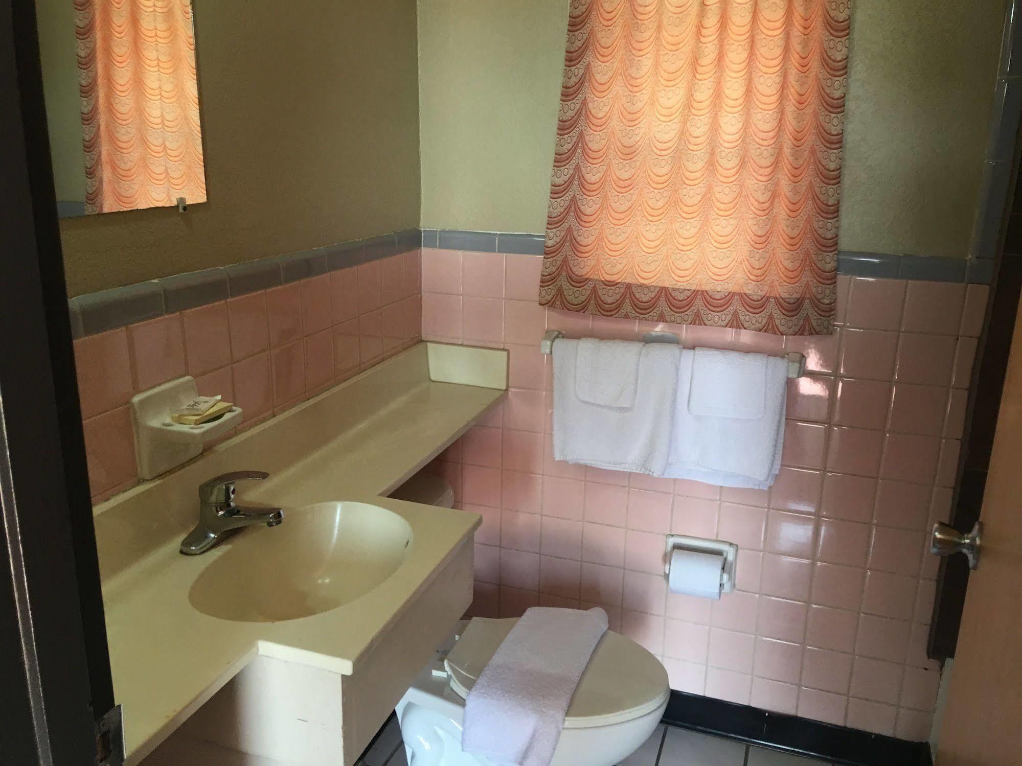 Best Value Inn Motel Sandusky Marianna Zewnętrze zdjęcie