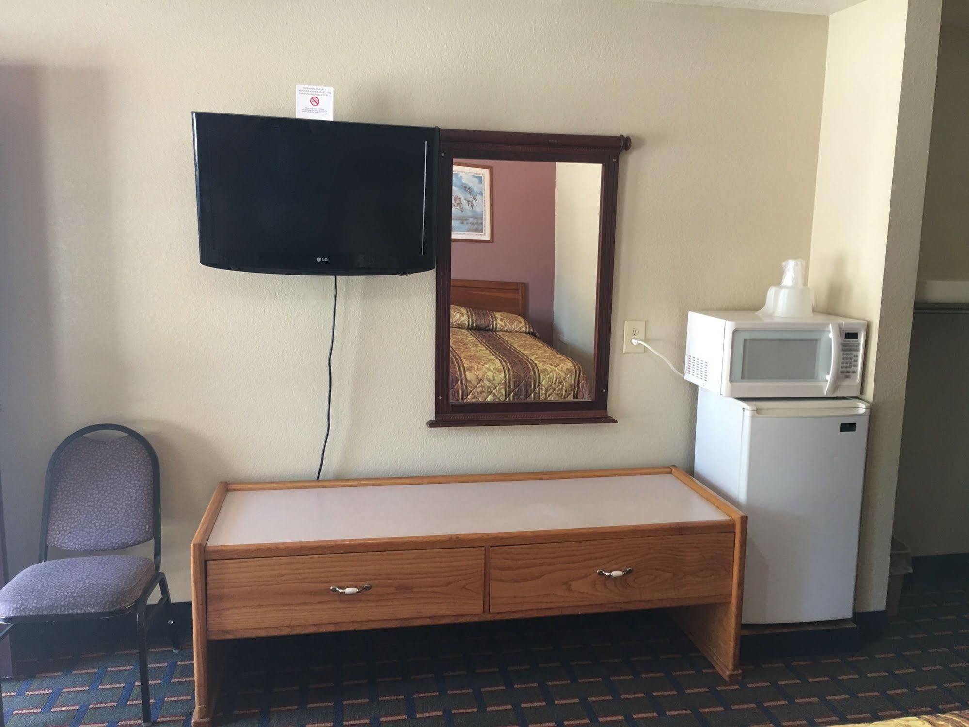 Best Value Inn Motel Sandusky Marianna Zewnętrze zdjęcie